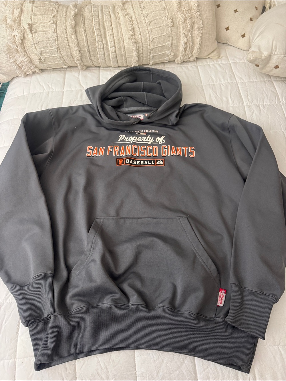 Majestic San Francisco Giants Gray Pullover Hoodie - Official Baseball.
